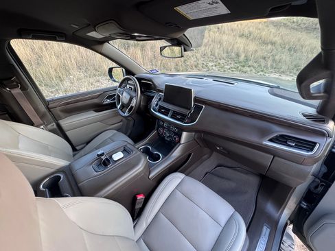 Used 2022 Chevrolet Tahoe Z71 w/ Z71 Off-Road Package image 21