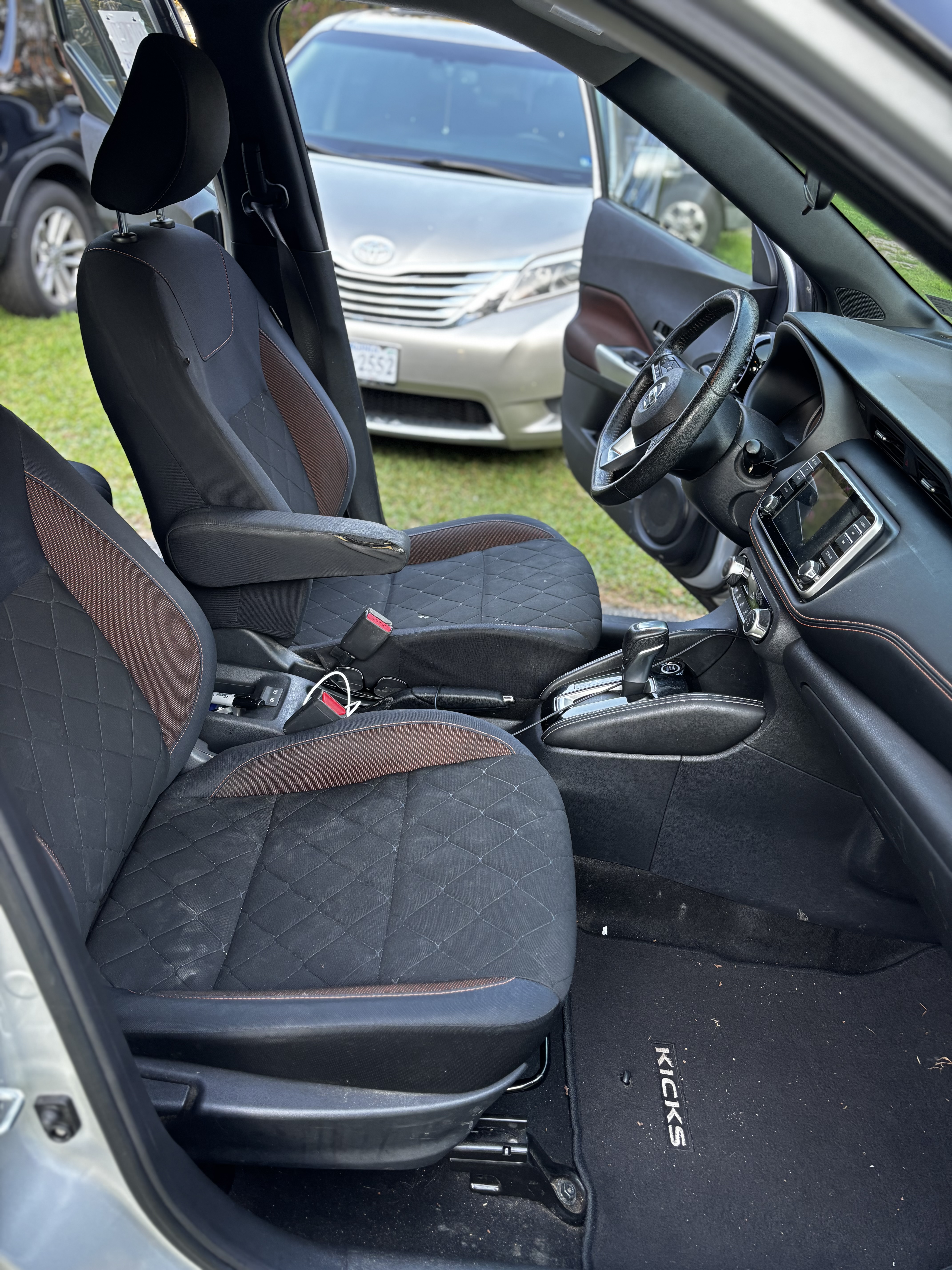 Used 2018 Nissan Kicks SR FWD image 8