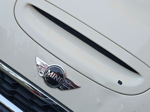 Used 2017 MINI Cooper S image 9