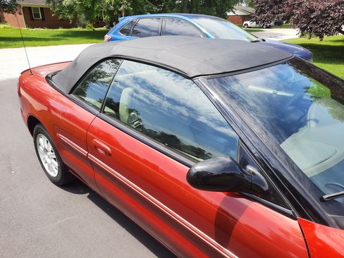 Used 2002 Chrysler Sebring GTC FWD image 1