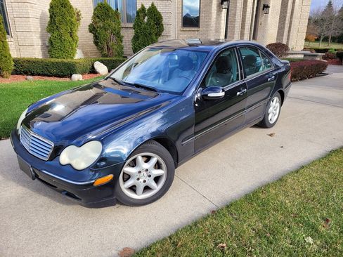 Used 2004 Mercedes-Benz C 240 4MATIC Sedan image 4