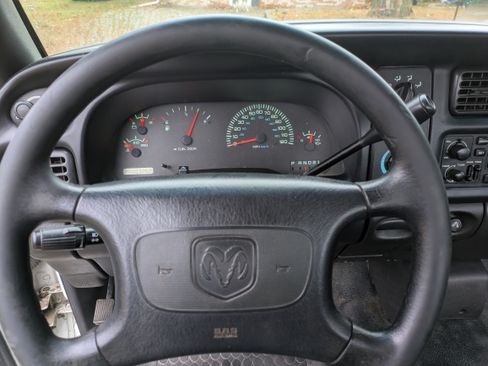 Used 1998 Dodge Ram 1500 Truck 2WD Regular Cab image 8