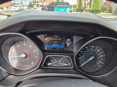 Used 2012 Ford Focus Titanium image 10