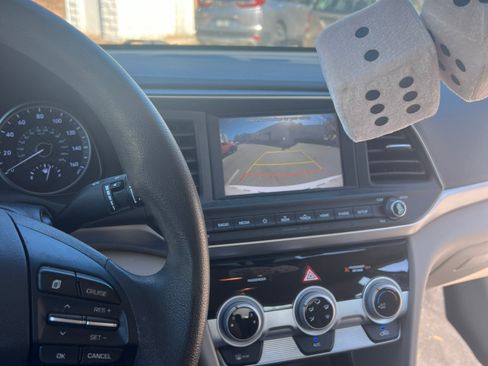 Used 2019 Hyundai Elantra SEL image 15