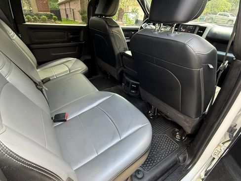 Used 2022 RAM 2500 Tradesman w/ Safety Group image 12