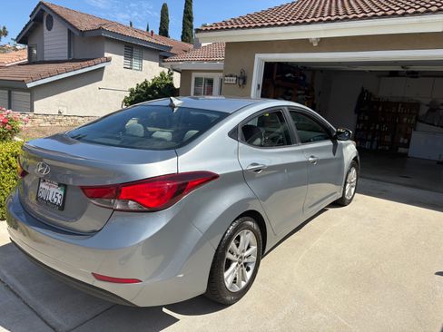 Used 2015 Hyundai Elantra SE FWD image 5