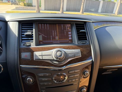 Used 2017 INFINITI QX80 Signature Edition image 10
