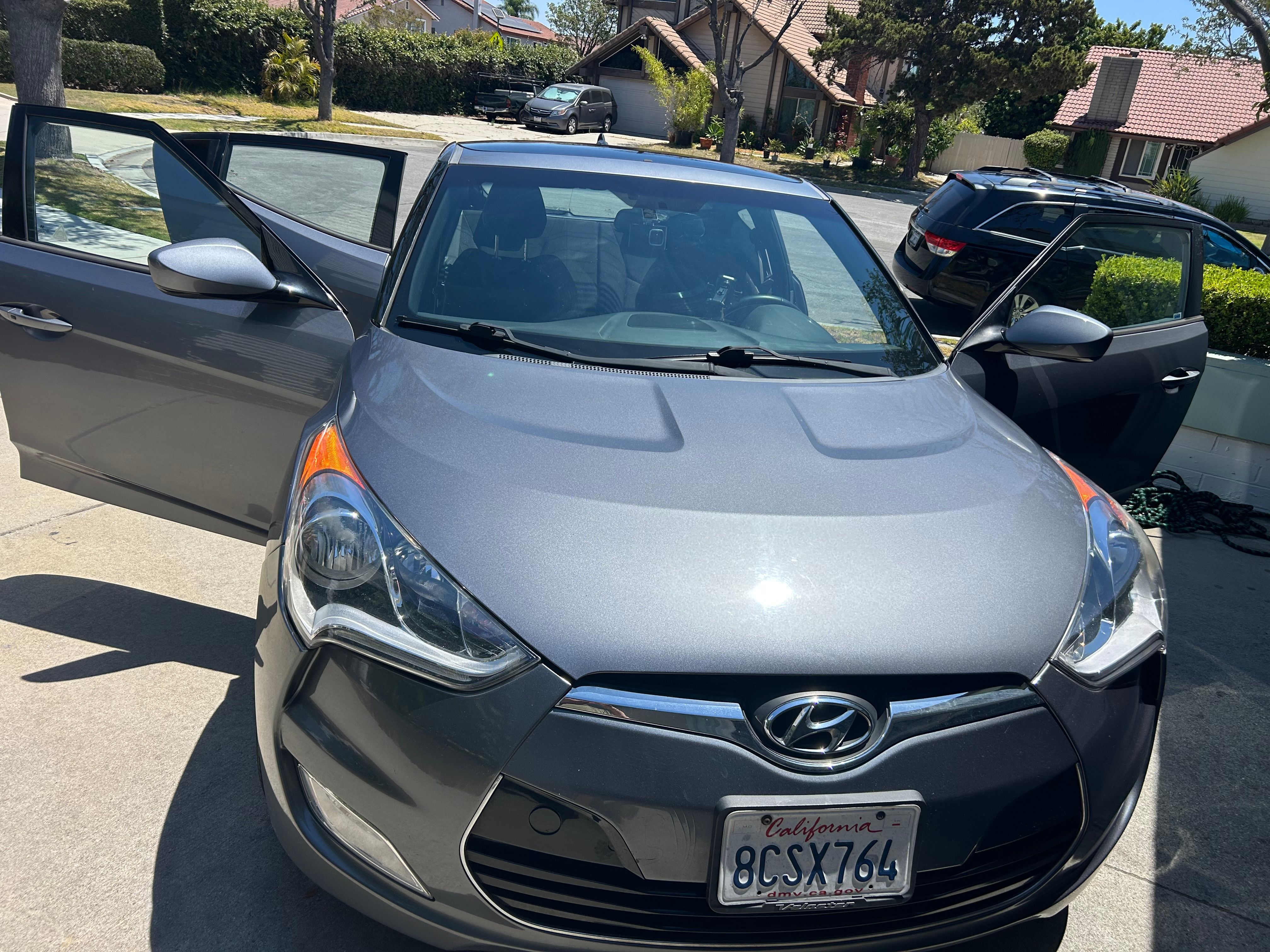 Used 2017 Hyundai Veloster Value Edition FWD image 1