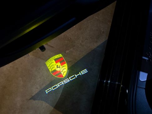 Used 2018 Porsche Panamera 4S image 16