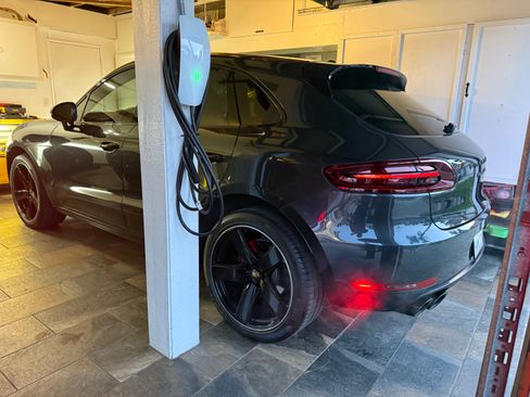 Used 2018 Porsche Macan GTS image 11