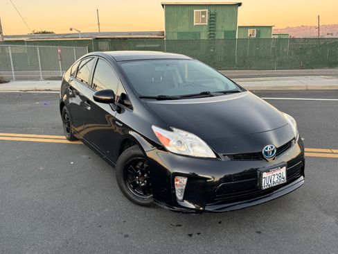 Used 2015 Toyota Prius Four image 5