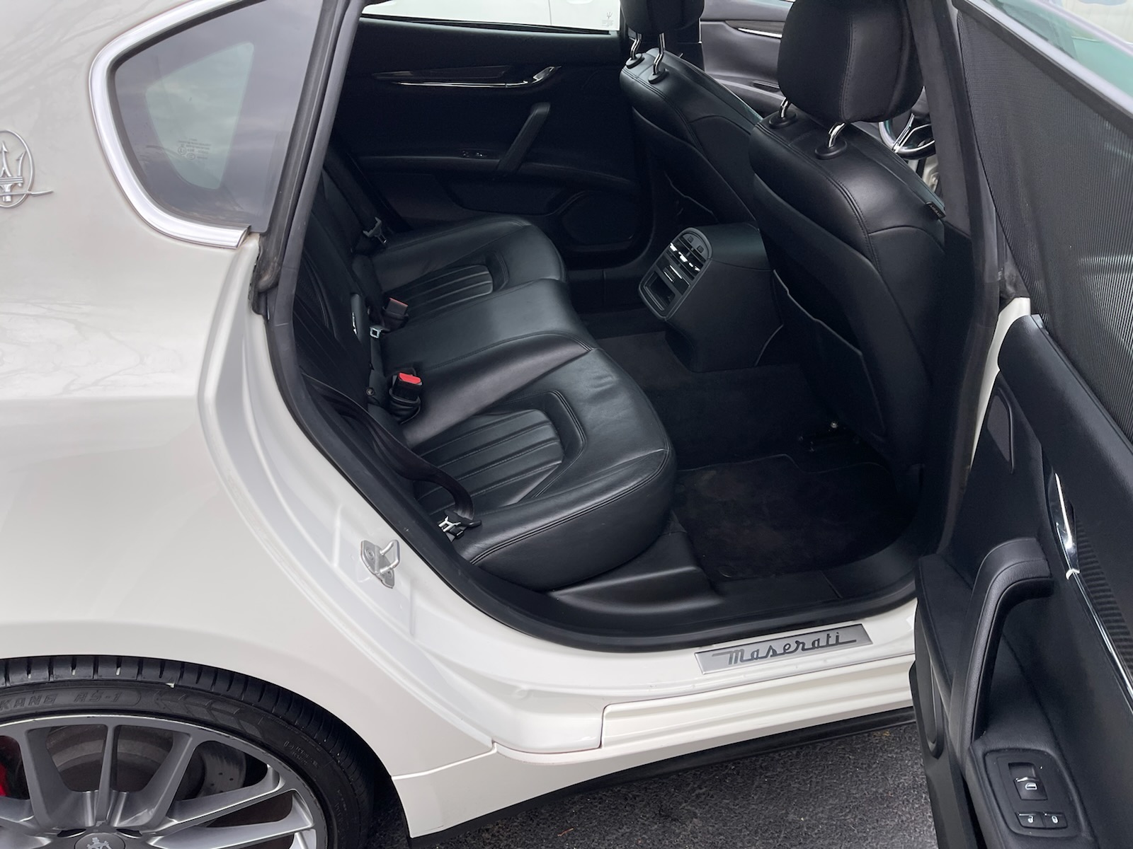 Used 2014 Maserati Quattroporte GTS RWD image 18