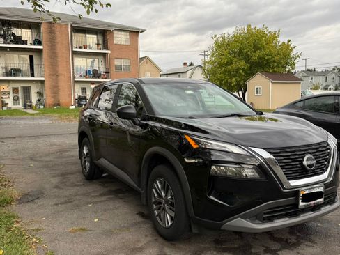 Used 2023 Nissan Rogue S image 5