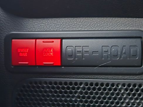 Used 2015 Jeep Wrangler Unlimited Rubicon image 21