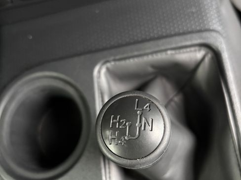 Used 2014 Toyota FJ Cruiser 4WD image 14