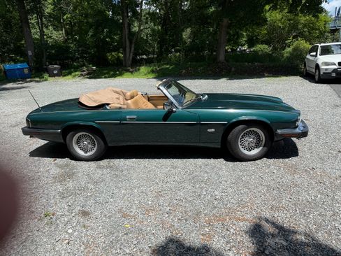 Used 1993 Jaguar XJS 4.0 Convertible RWD image 2