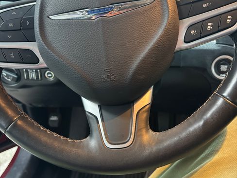 Used 2020 Chrysler 300 Limited w/ Safetytec Plus Group image 17