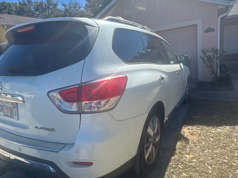 Used 2015 Nissan Pathfinder Platinum w/ Family Entertainment Package image 6