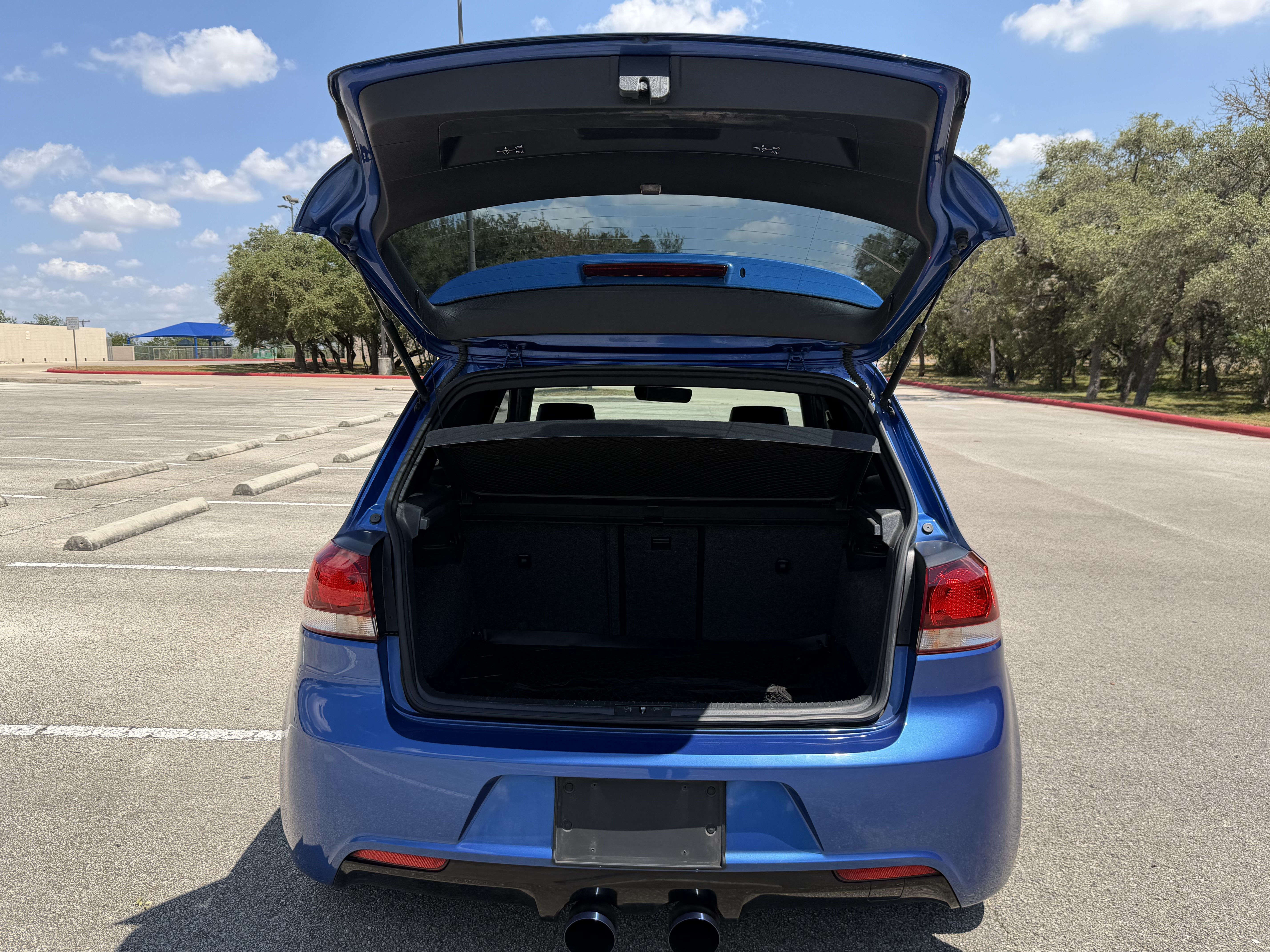 Used 2012 Volkswagen Golf R 2-Door AWD/4WD image 10