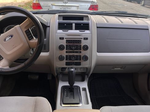 Used 2011 Ford Escape XLT w/ 202A Rapid Spec Order Code FWD image 11
