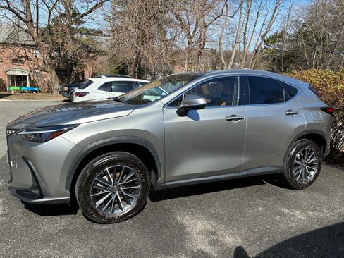 Used 2024 Lexus NX 350 350 Premium Sport Utility 4D image 4