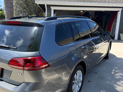 Used 2015 Volkswagen Golf S FWD image 4