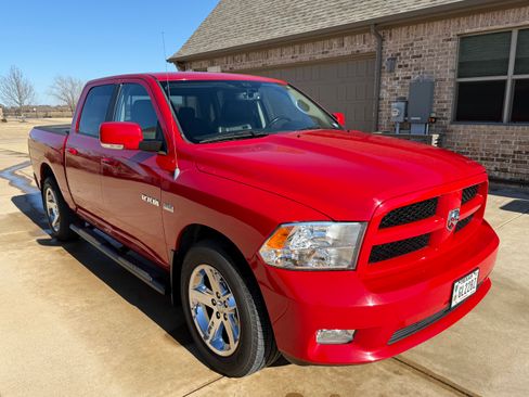 Used 2010 Dodge Ram 1500 Truck Sport image 1