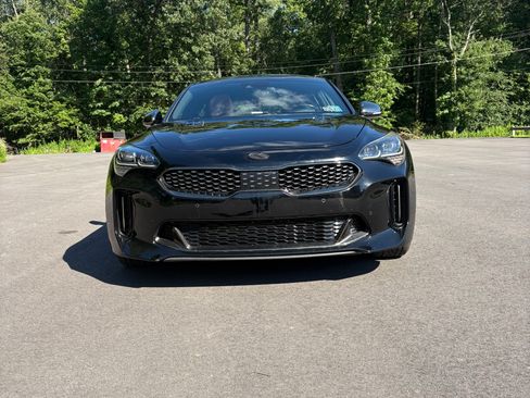 Used 2018 Kia Stinger GT2 AWD/4WD image 9