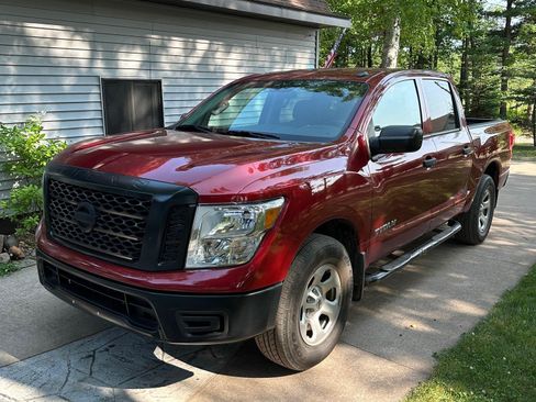 Used 2019 Nissan Titan S w/ S Utility Package AWD/4WD image 2