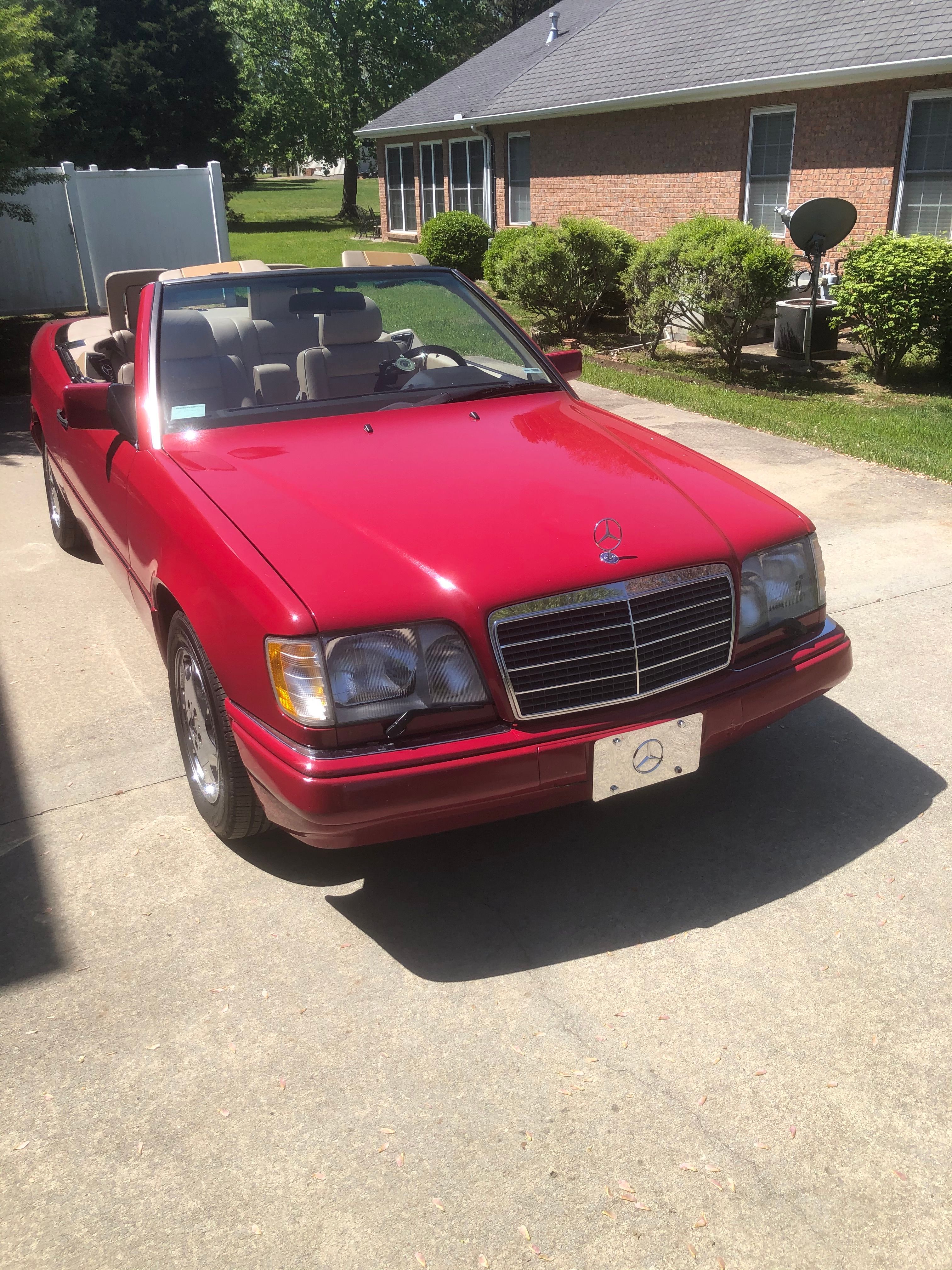 Used 1995 Mercedes-Benz E 320 Convertible image 2