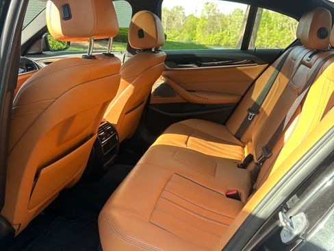 Used 2019 BMW 530i xDrive w/ Convenience Package image 11