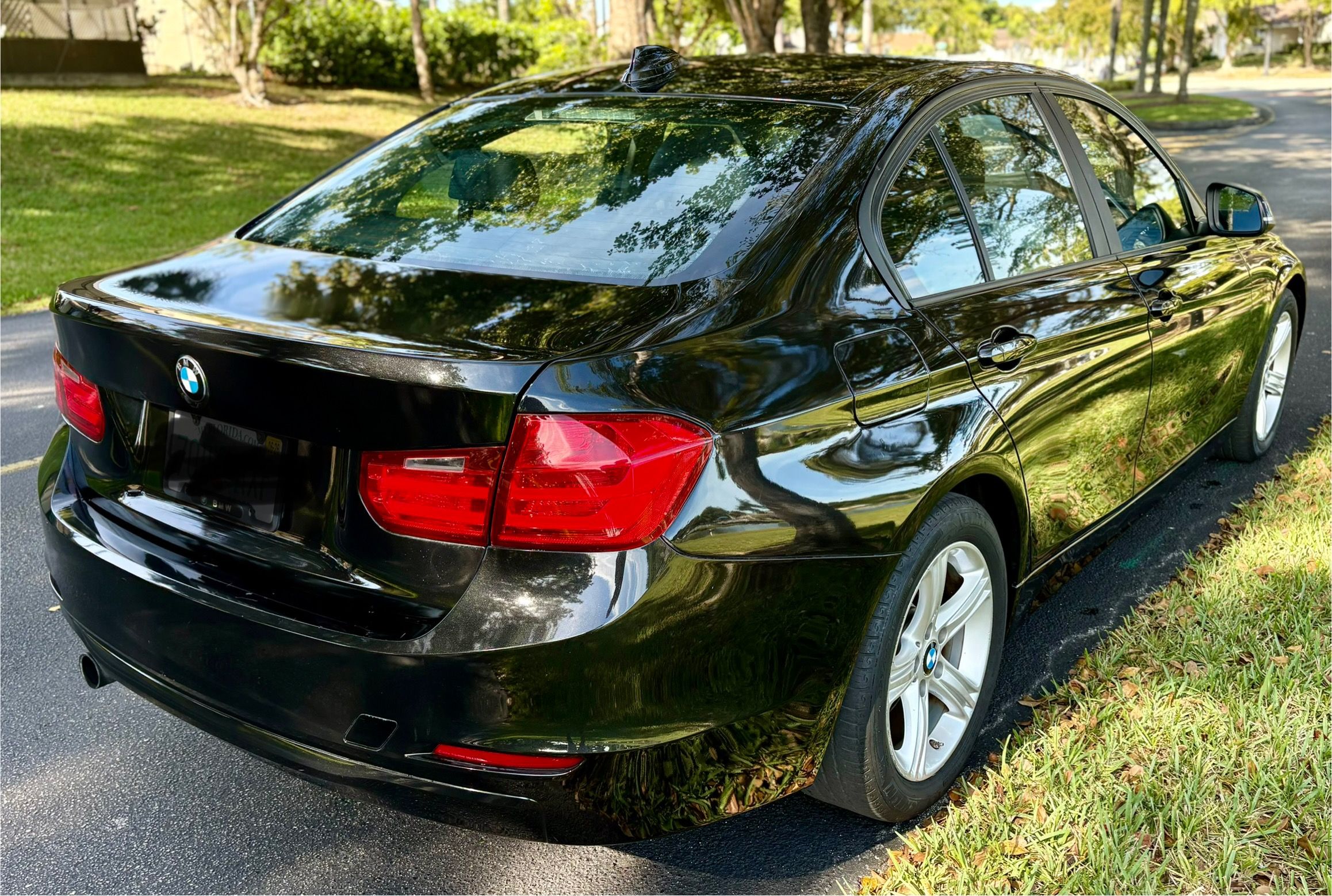 Used 2014 BMW 320i Sedan RWD image 8