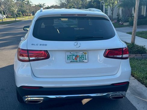 Used 2019 Mercedes-Benz GLC 300 image 4