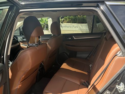 Used 2017 Subaru Outback 2.5i Touring image 15