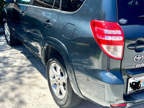 Used 2010 Toyota RAV4 Limited image 4