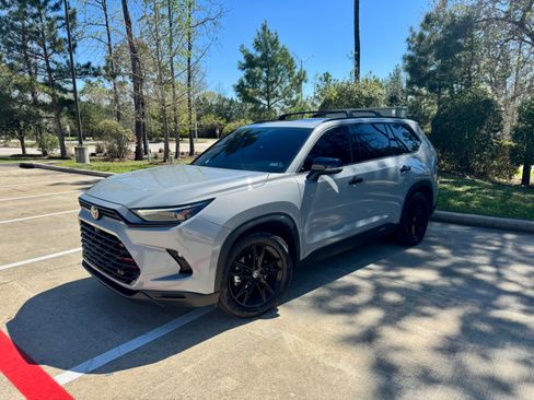 Used 2025 Toyota Grand Highlander AWD Hybrid image 2
