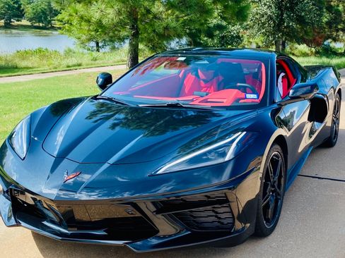 Used 2024 Chevrolet Corvette Stingray Premium Cpe w/ LPO, Roadside Safety Package image 2