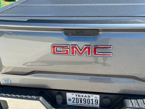 Used 2021 GMC Sierra 1500 2WD Crew Cab w/ Sierra Value Package image 10