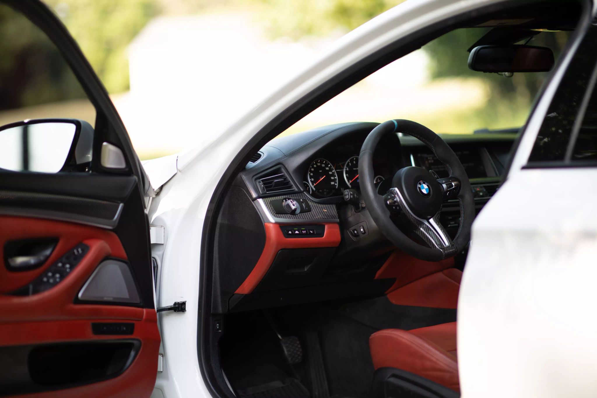 Used 2014 BMW M5 RWD image 12