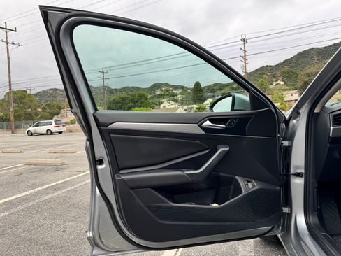 Used 2020 Volkswagen Jetta S w/ Driver Assistance Package image 21