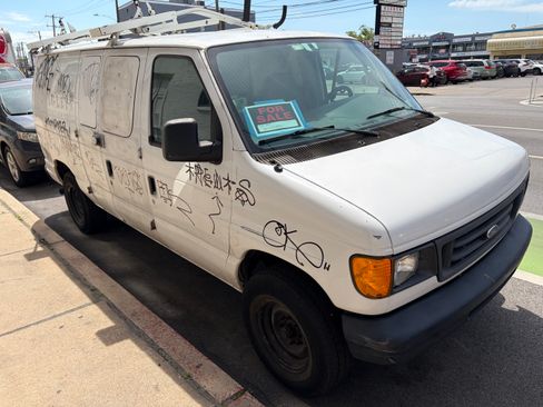 Used 2006 Ford E-250 and Econoline 250 RWD image 4