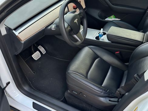 Used 2022 Tesla Model Y Performance AWD/4WD image 10