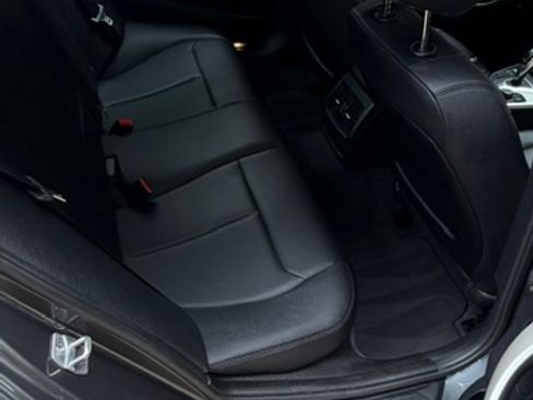 Used 2015 BMW 320i Sedan RWD image 11