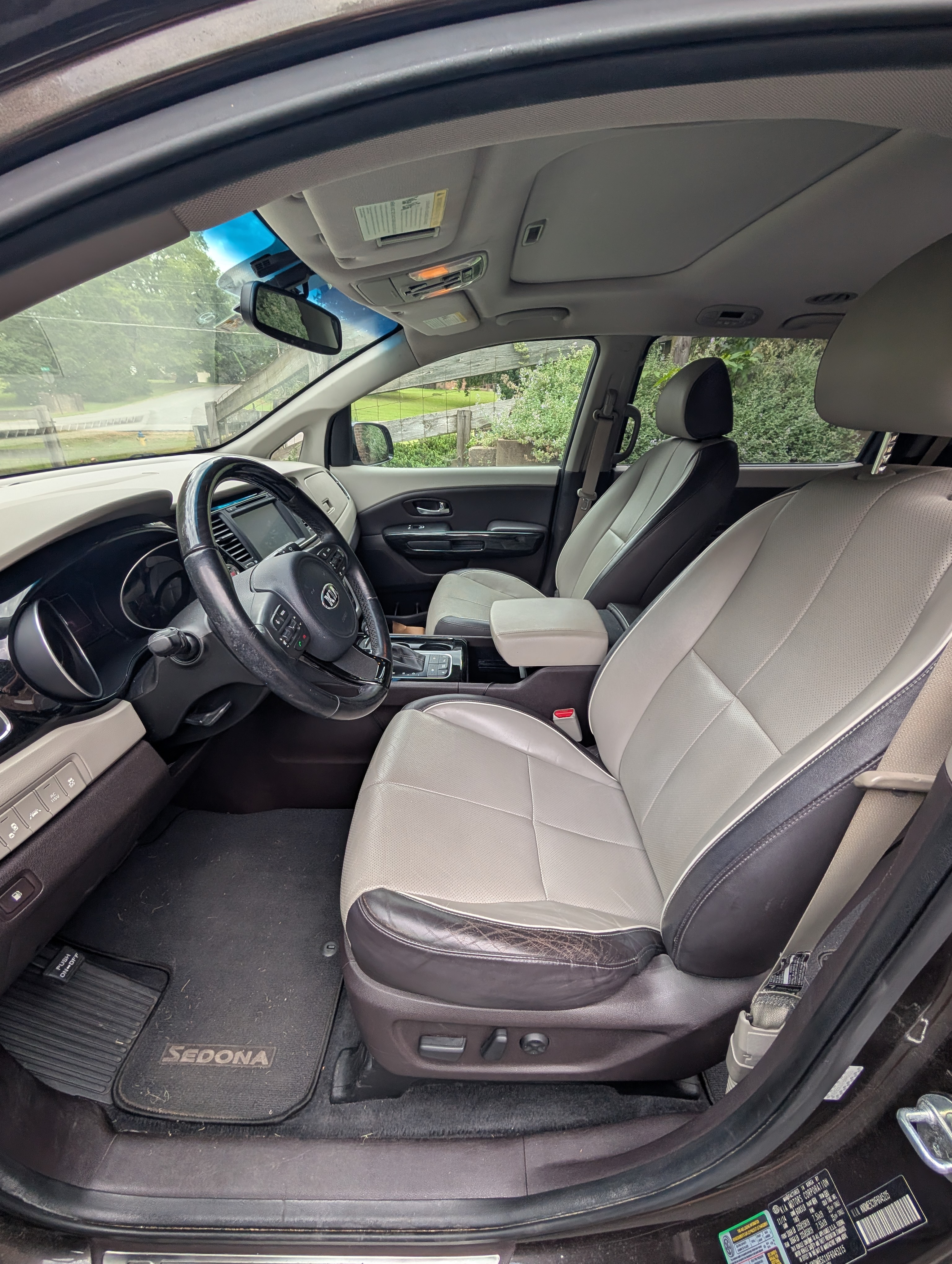 Used 2015 Kia Sedona SX Limited w/ SXL Technology Package FWD image 6