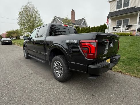 Used 2025 Ford F150 Lariat w/ Equipment Group 501A Mid image 6