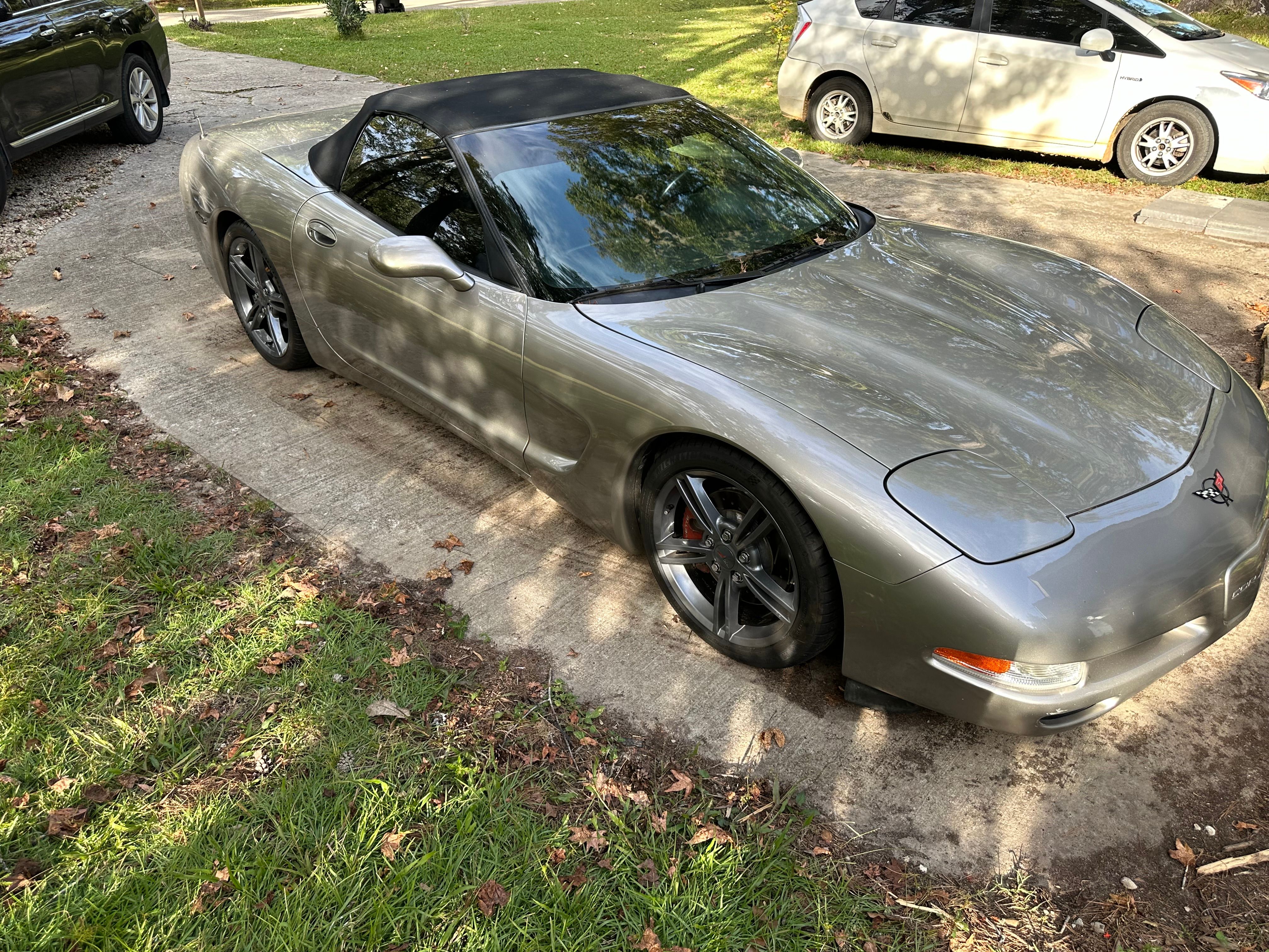 Used 1999 Chevrolet Corvette Convertible w/ Memory Pkg RWD image 12