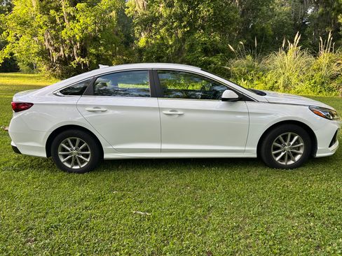 Used 2018 Hyundai Sonata SE w/ Cargo Package FWD image 2