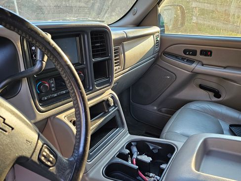 Used 2006 Chevrolet Silverado 1500 LT w/ Onstar Plus Package image 6