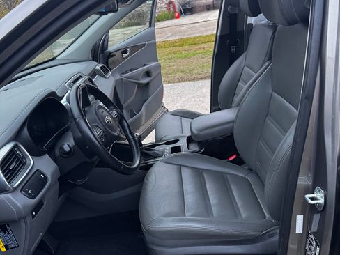 Used 2016 Kia Sorento EX image 8