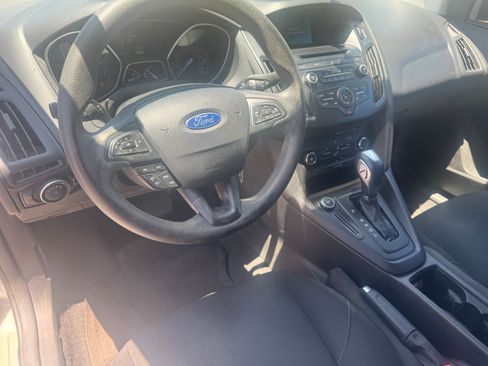 Used 2015 Ford Focus SE FWD image 19